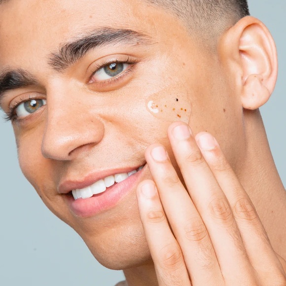 ⭐️Free bundled with 2+items⭐️Refreshing Papaya&Strawberry Seed Scrub Facial Mask - Picture 4 of 4